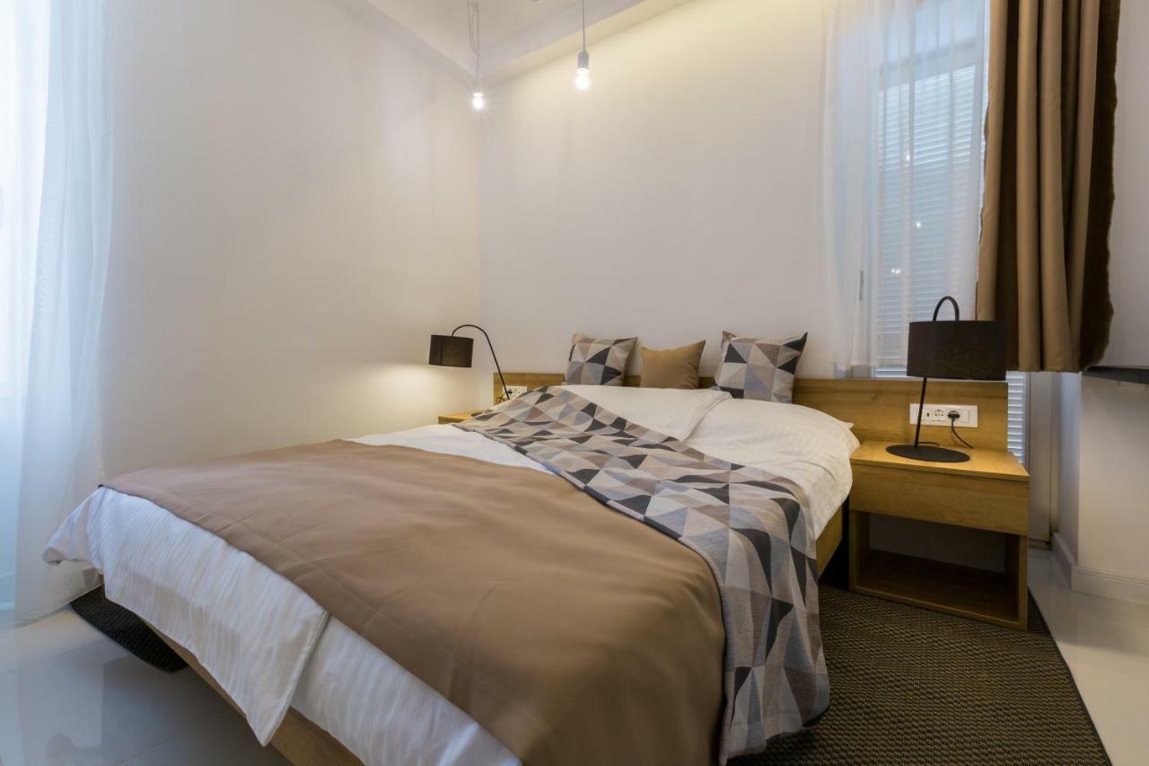 Boutique Apartments "7 Angels" ซริกเวนิซา ภายนอก รูปภาพ